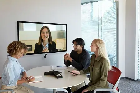 HUDDLE-ROOM-VIDEO-CONFERENCING