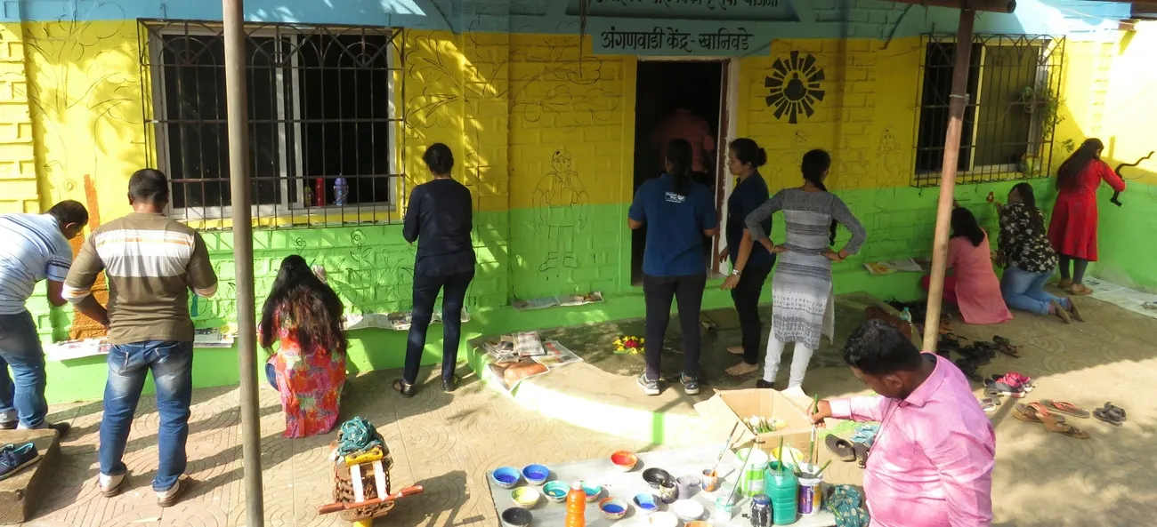 Team Actis worked together to refurbish the exteriors of an Anganwadi in Virar​