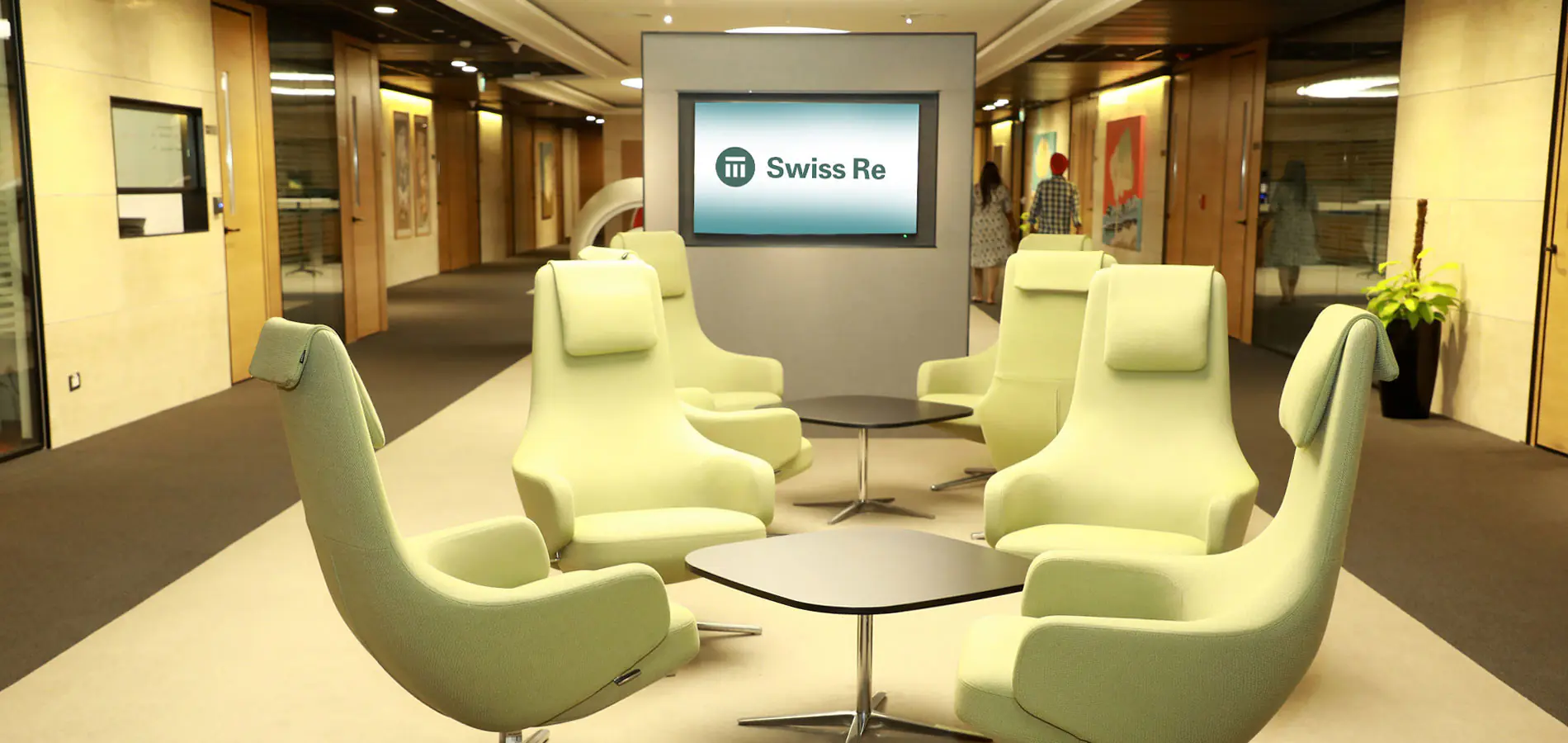 Business Lounge - An open-layout meeting space