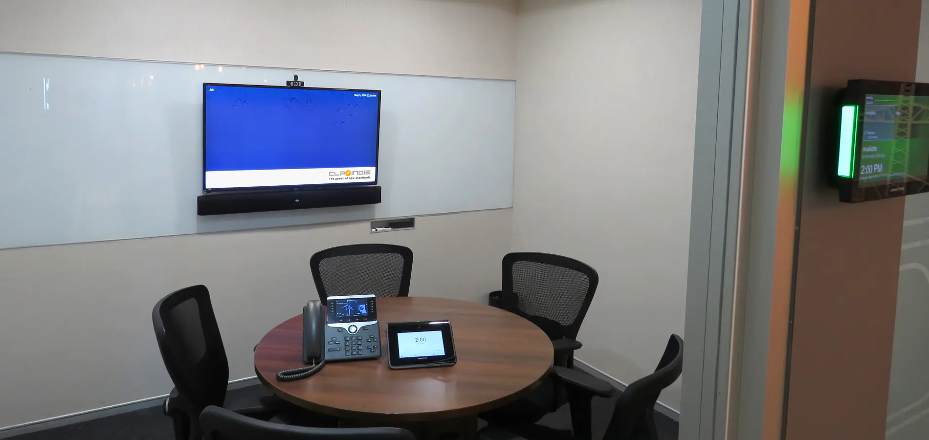 4-6 seater VC-enabled Huddle Room