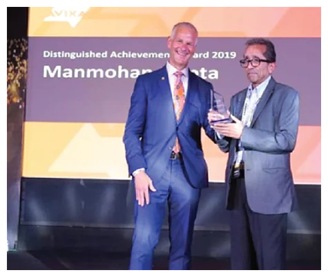 Home 26 2019Manmohan Gupta received the 2019 AVIXA Distinguished Achievement Award.